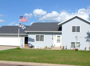 427 6th Ave, Windom, MN 56101