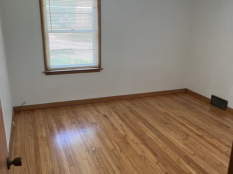 1615 Fairview Ct — Photo 8