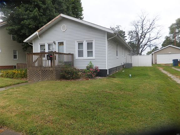 2nd image of 905 E Acton Ave
