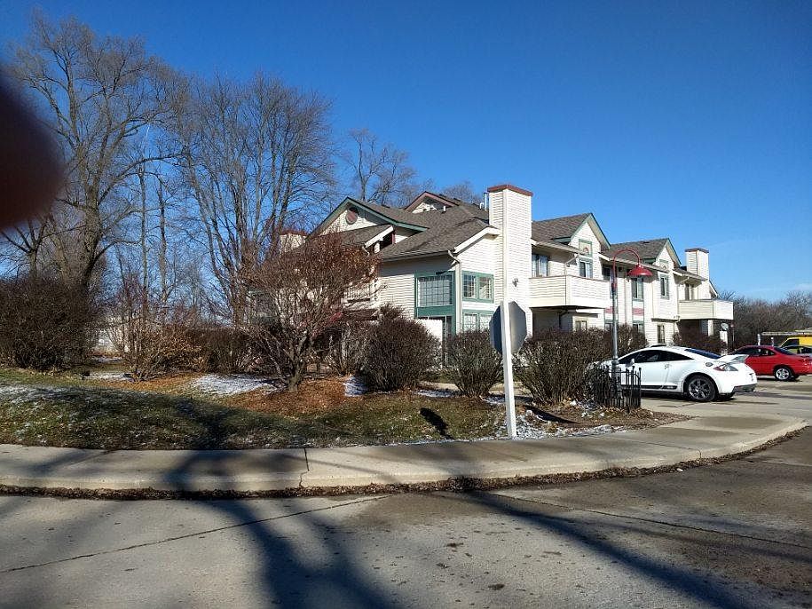 2nd image of 614 Willow Dr