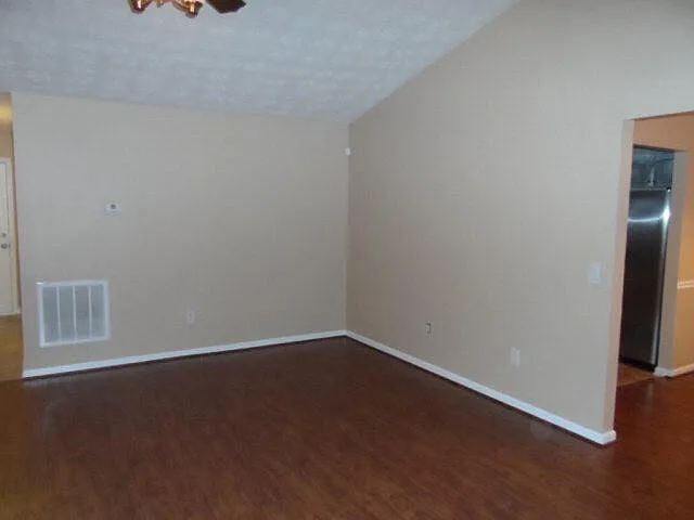 3022 Pepperhill Dr — Photo 4