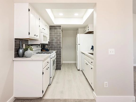 5th image of 9312 Twin Trails Dr Unit 204