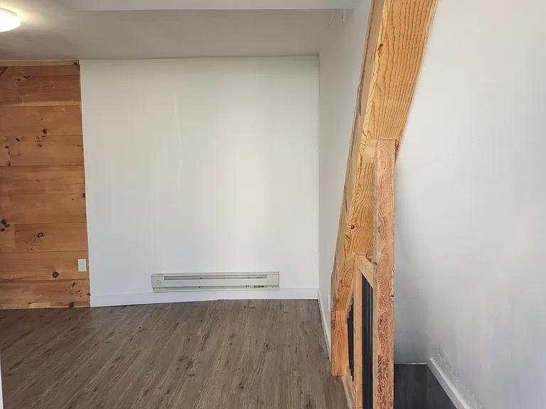 144-146 W Main St — Photo 4