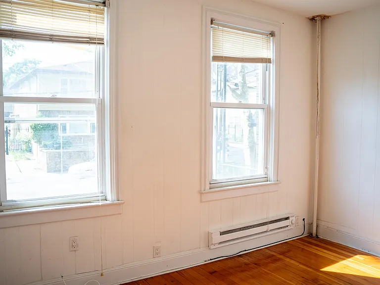 294 Clerk St #1 — Photo 9