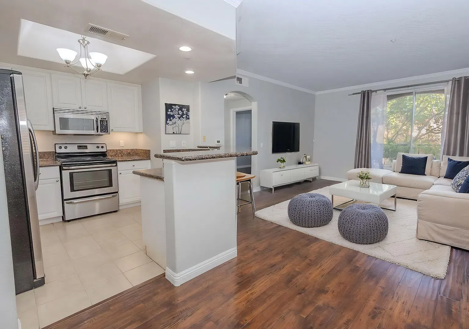 Beautiful 2 Bed/2 Bath + Office with Large Private Patio at Regents La Jolla/UTC! — Photo 1