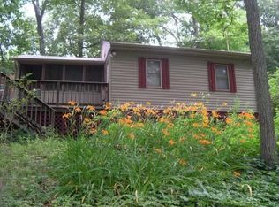 17 Oak Knoll Rd, East Hampton, CT 06424