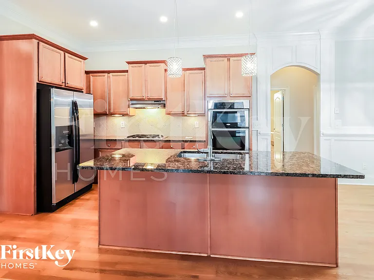 3120 Alhambra Cir — Photo 14