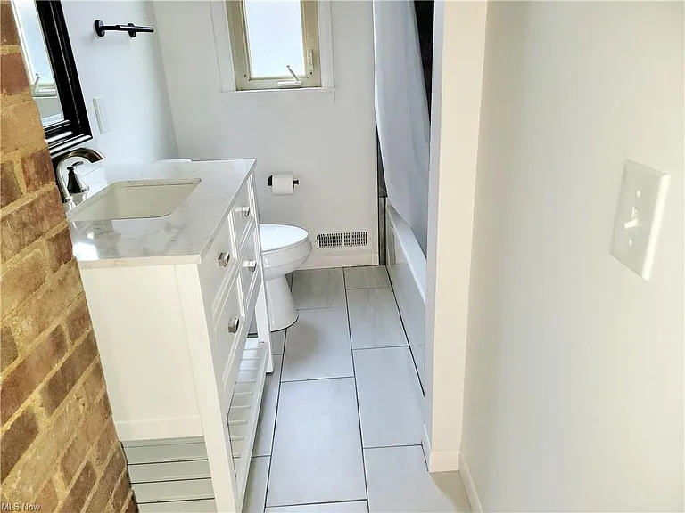 Gorgeous fully remodeled Master Bathroom.