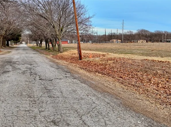 815 W Williams St, Saint Jo, TX 76265