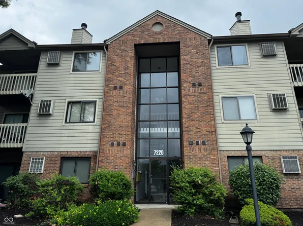 7220 Village Parkway Dr #3, Indianapolis, IN 46254