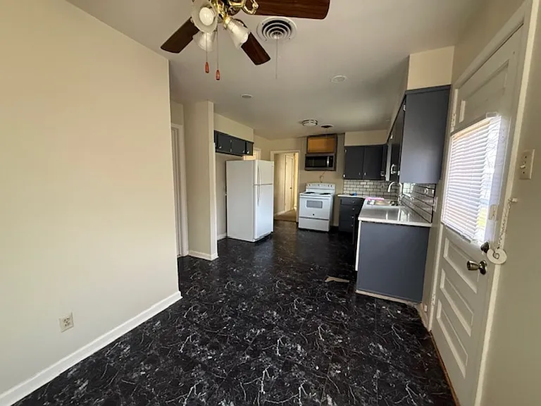 806 Redwood Dr — Photo 5