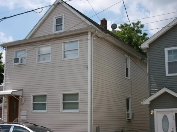 10 Arthur St, Clifton City, NJ 07011