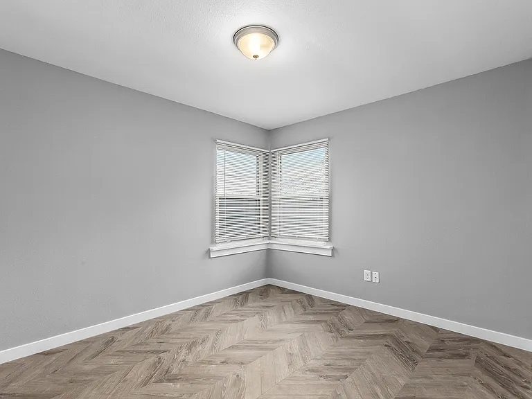 506 Southway Dr — Photo 26