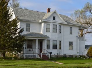 402 W 13th St, Vinton, IA 52349
