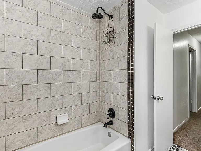 7923 Dawnridge Dr — Photo 13