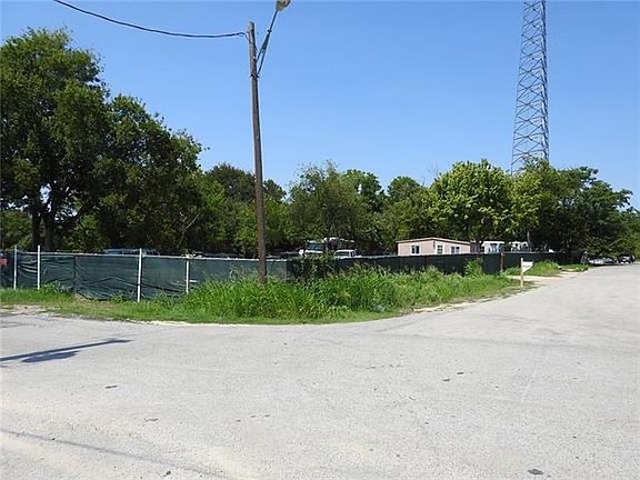 2nd image of 3114 Alice Ave