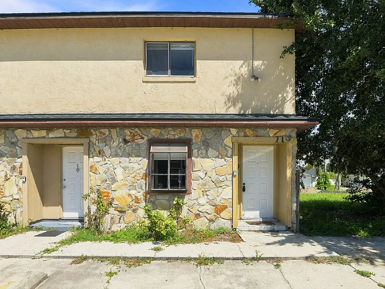 115 Michelle Ln #D — Photo 5
