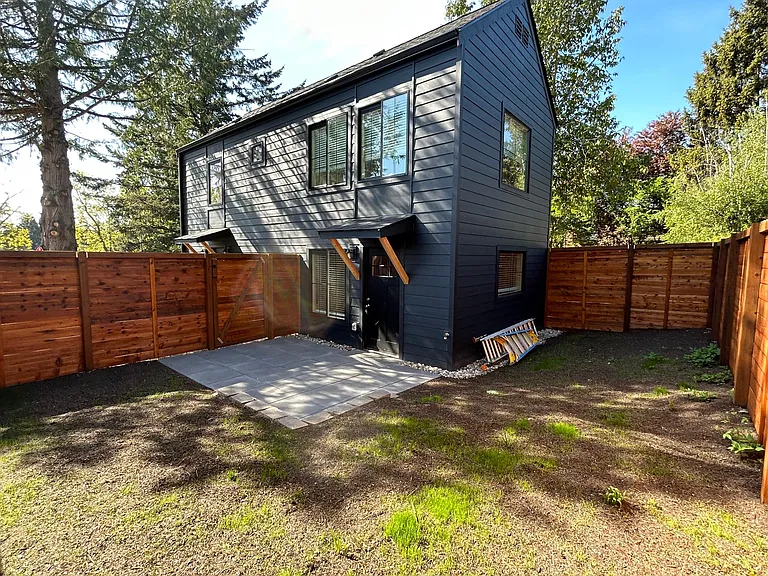 3508 NE 134th St — Photo 3