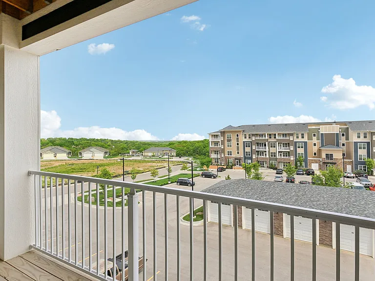 Bonavia Luxury Apartments — Photo 41