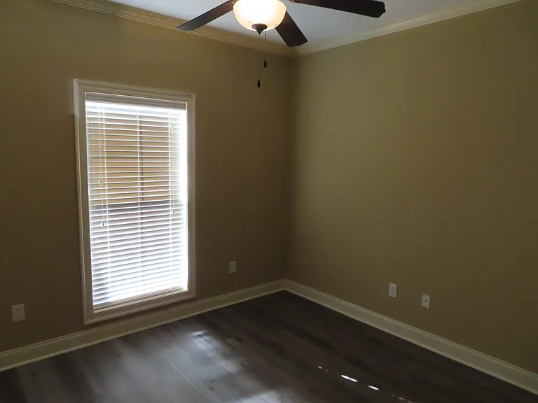 408 Kirkwood Dr — Photo 11