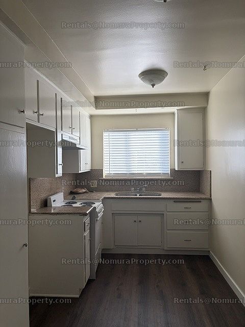 1st image of 216 S Spruce St #B