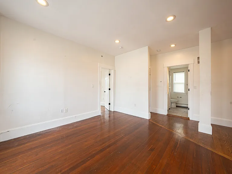 23 Greenock St #3 — Photo 11