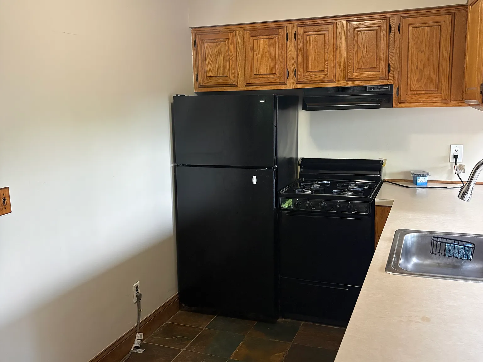 2 bed, 900 sqft, $2,500 — Photo 2