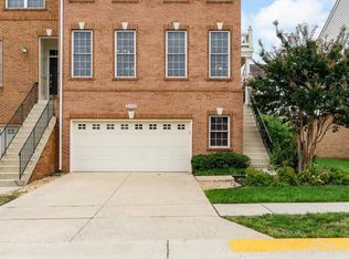 42705 Newcomer Ter, Chantilly, VA 20152