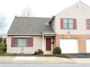 233 Railroad Ave, Ephrata, PA 17522