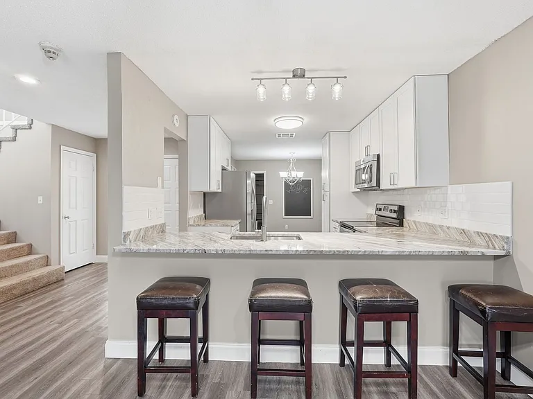 7528 Fenwick Cove Ln — Photo 21