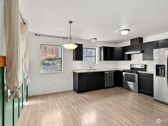 4th image of 22213 Jordy Place NE