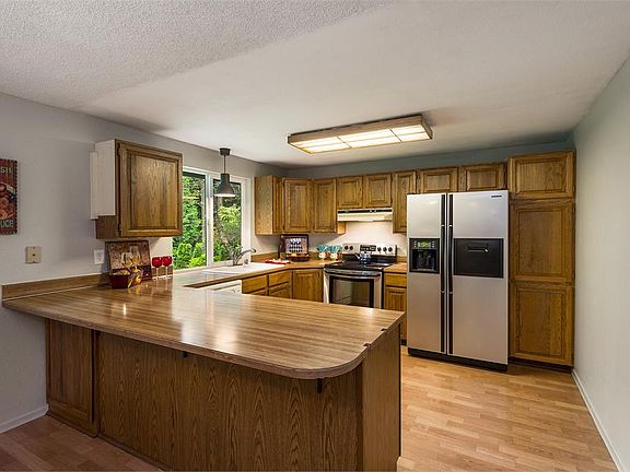 5th image of 14224 32nd Ave NW