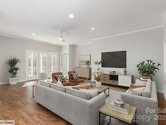 2nd image of 135 Cambridge Dr