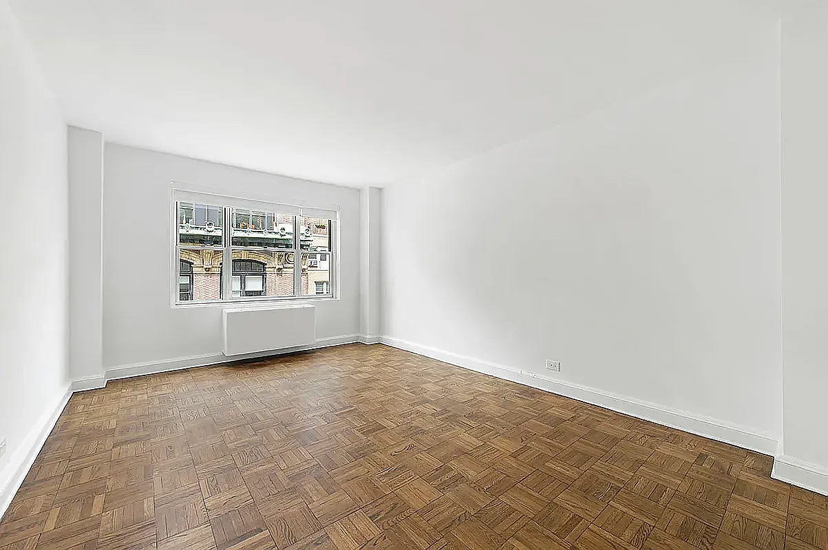136 East 55th Street — Photo 2