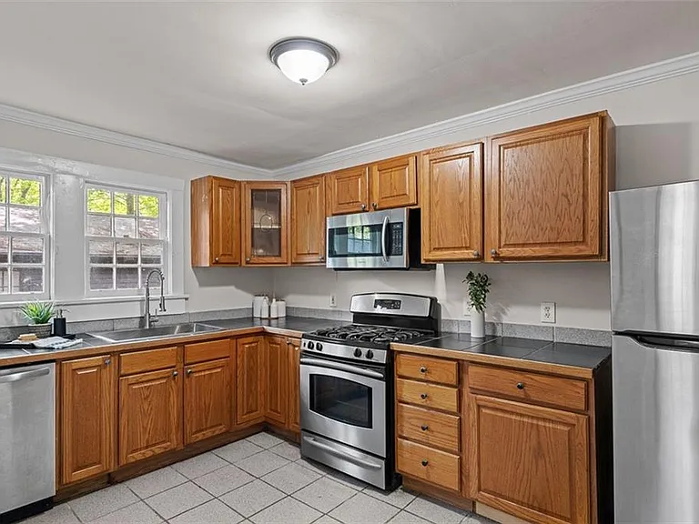 1339 Miller Reed Ave SE — Photo 7