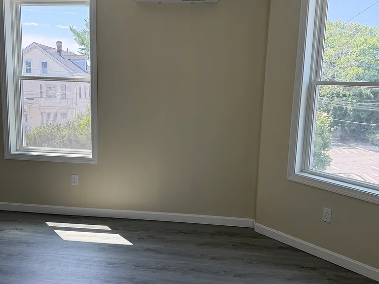 119 Florence St #2 — Photo 2