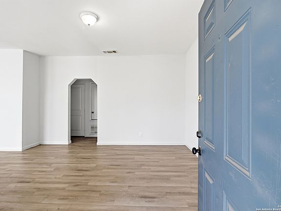 3rd image of 1029 FULTON AVE
