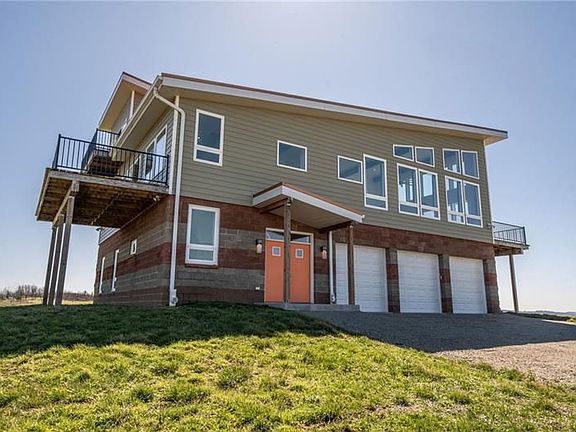 3rd image of 1029 Hoffman Rd S