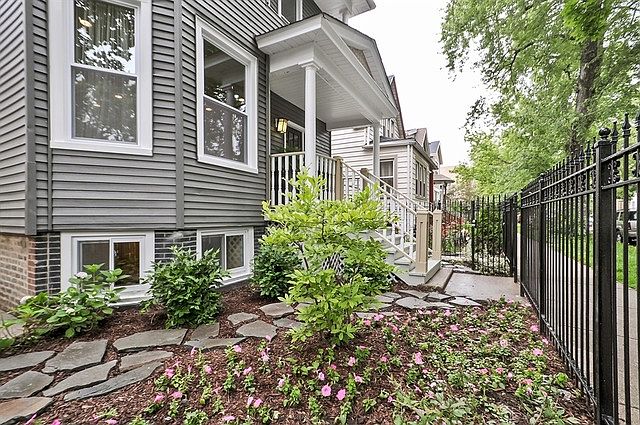 1st image of 4028 N Albany Ave #1