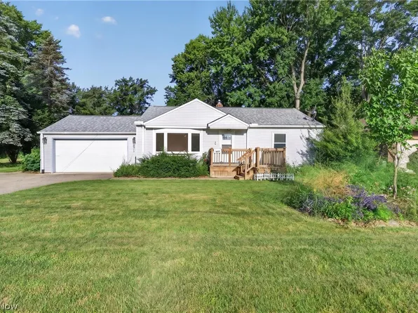 5612 Fitch Rd, North Olmsted, OH 44070