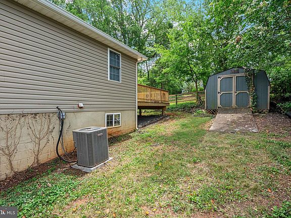 5th image of 210 Spicers Mill Rd