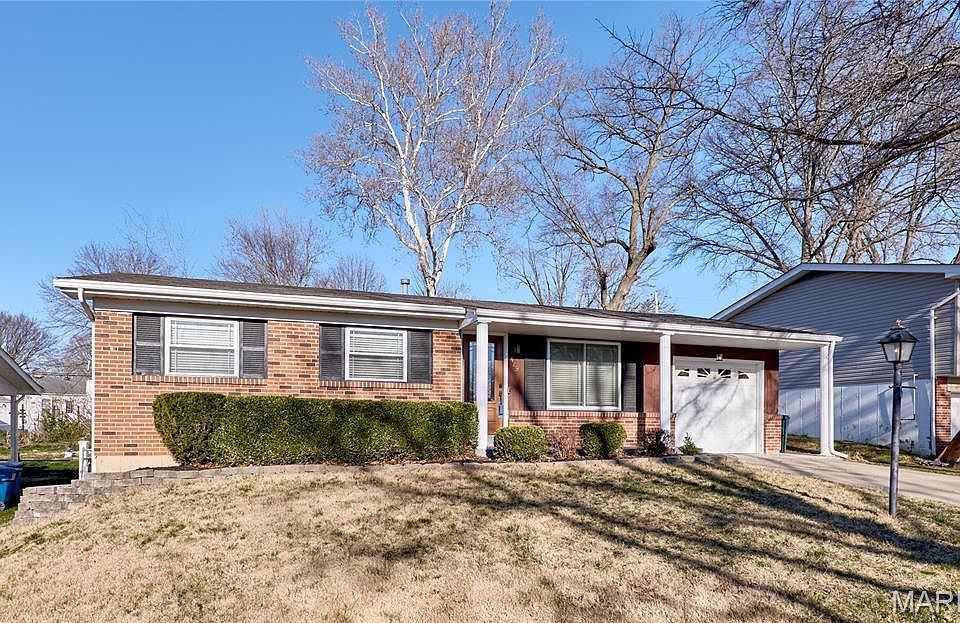 1st image of 429 Fairview Ct