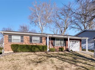 429 Fairview Ct, Ballwin, MO 63021
