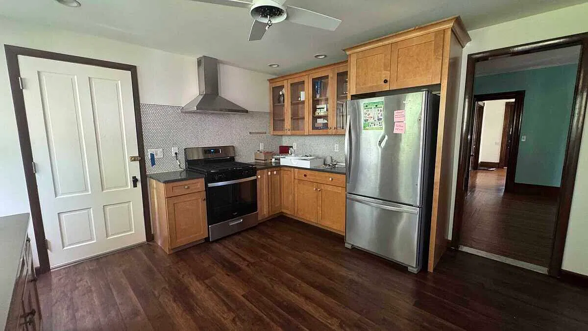4 bed, 1.5 bath, 1820 sqft, $2,900 — Photo 3