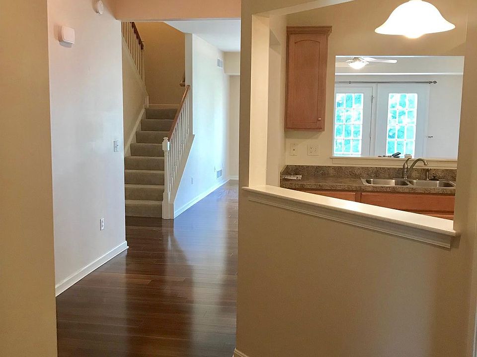 2060 Deer Run Dr, Hummelstown, PA 17036 Zillow