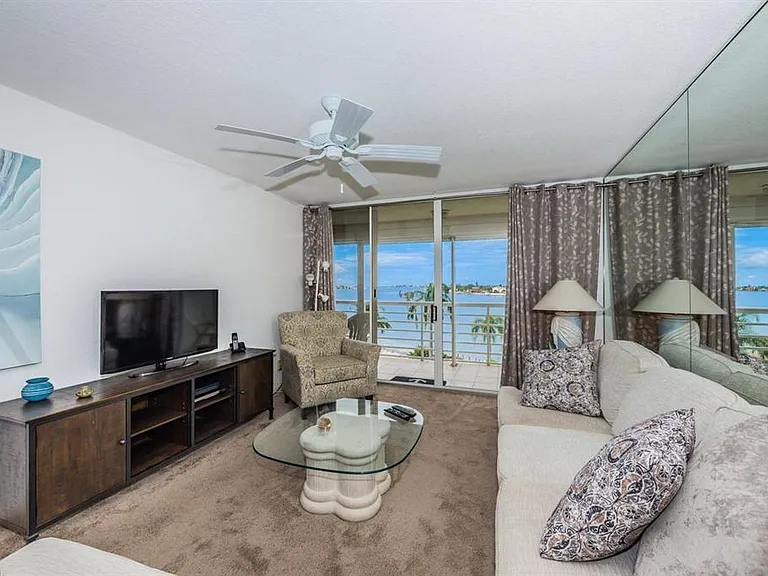 6001 Bahia Del Mar Cir #527 — Photo 10
