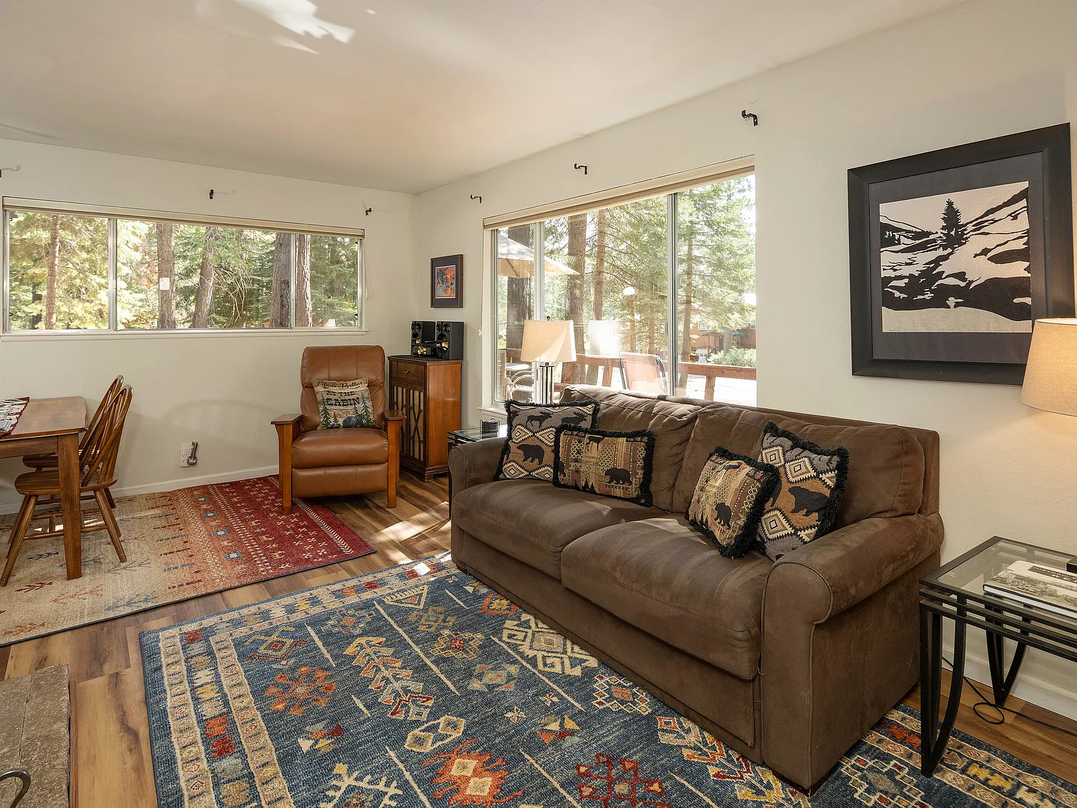 2 bed, 1.5 bath, 936 sqft, $3,000 — Photo 3