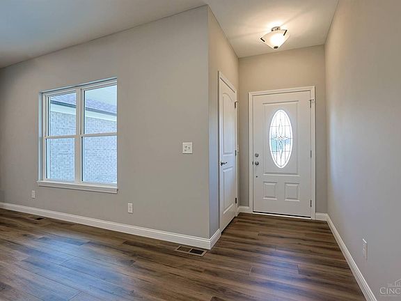 3rd image of 8353 Alice Way