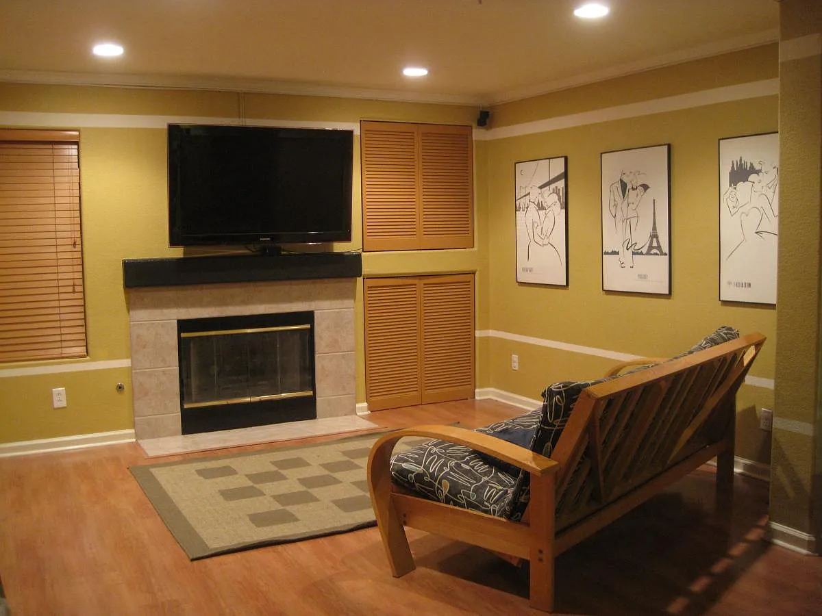 4 bed, 2.5 bath, 2300 sqft, $4,300 — Photo 3