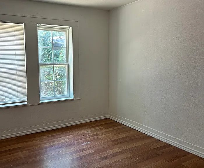 3634 Avenue N — Photo 8